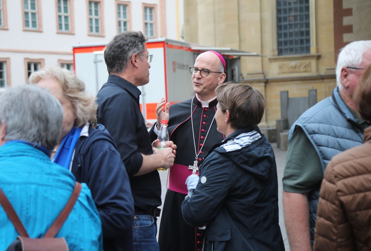 Weihbischof Paul Reder feierte am Dienstagabend, 8. Juli, einen Kiliani-Pontifikalgottesdienst mit den Katholischen Erwachsenenverbänden im Kiliansdom. 