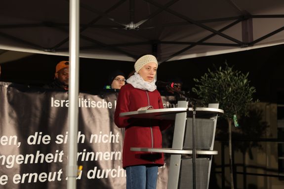 „Lasst uns eine bessere Welt aufbauen!“, appellierte Clara Kendlbacher. 