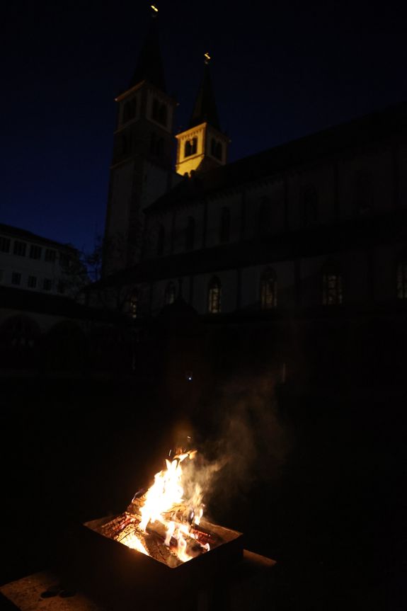 BIschof Dr. Franz Jung feiert am Samstagabend, 16. April, im Würzburger Kiliansdom die Osternacht.