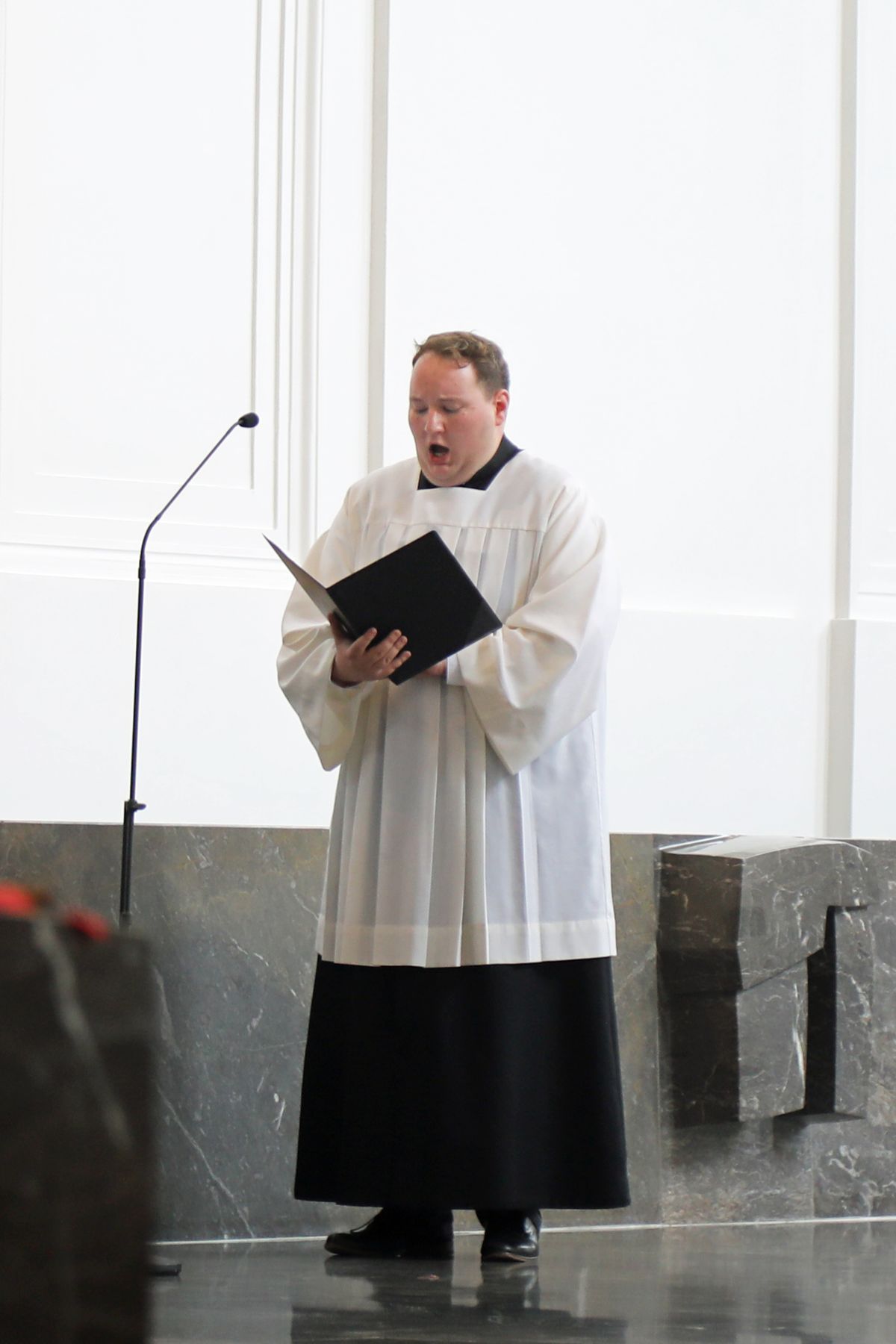 Bischof em. Dr. Friedhelm Hofmann feierte am Mittwochvormittag, 23. Juni, im Kiliansdom einen Pontifikalgottesdienst für Ehejubilare, die in den Jahren 2020 und 2021 auf 50, 60 oder 65 gemeinsame Jahre zurückblicken. Bischof em. Dr. Friedhelm Hofmann feierte am Mittwochvormittag, 23. Juni, im Kiliansdom einen Pontifikalgottesdienst für Ehejubilare, die in den Jahren 2020 und 2021 auf 50, 60 oder 65 gemeinsame Jahre zurückblicken.