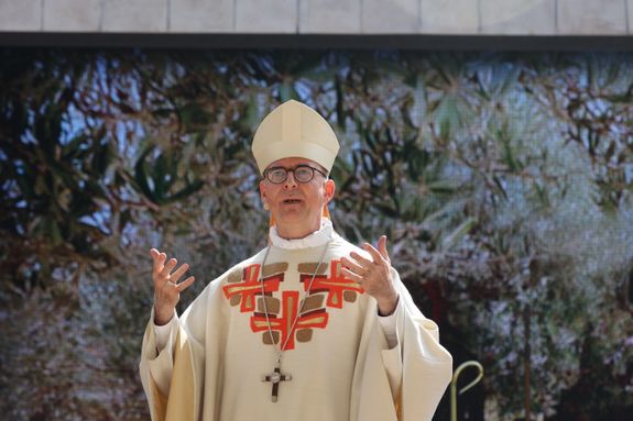 Mit einem Gottesdienst auf der Freilichtbühne hat Bischof Dr. Franz Jung die Sömmersdorfer Passionsspiele 2024 eröffnet.  Mit einem Gottesdienst auf der Freilichtbühne hat Bischof Dr. Franz Jung die Sömmersdorfer Passionsspiele 2024 eröffnet.