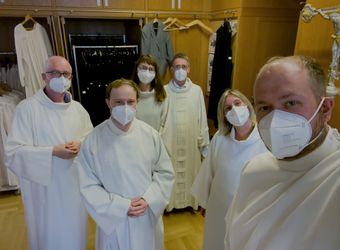 Mit einem Kiliani-Pontifikalgottesdienst im Kiliansdom mit Bischof Dr. Franz Jung ist am Dienstagabend, 6. Juli, das 50. Jubiläum der Berufsgruppe der Pastoralreferentinnen und -referenten im Bistum Würzburg gefeiert worden.