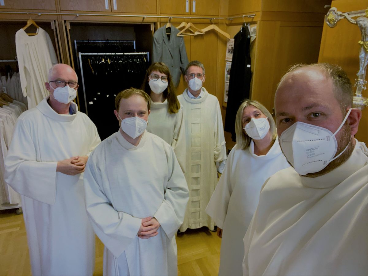 2821/0665 Pasti-Jubiläum_28746 Mit einem Kiliani-Pontifikalgottesdienst im Kiliansdom mit Bischof Dr. Franz Jung ist am Dienstagabend, 6. Juli, das 50. Jubiläum der Berufsgruppe der Pastoralreferentinnen und -referenten im Bistum Würzburg gefeiert worden.