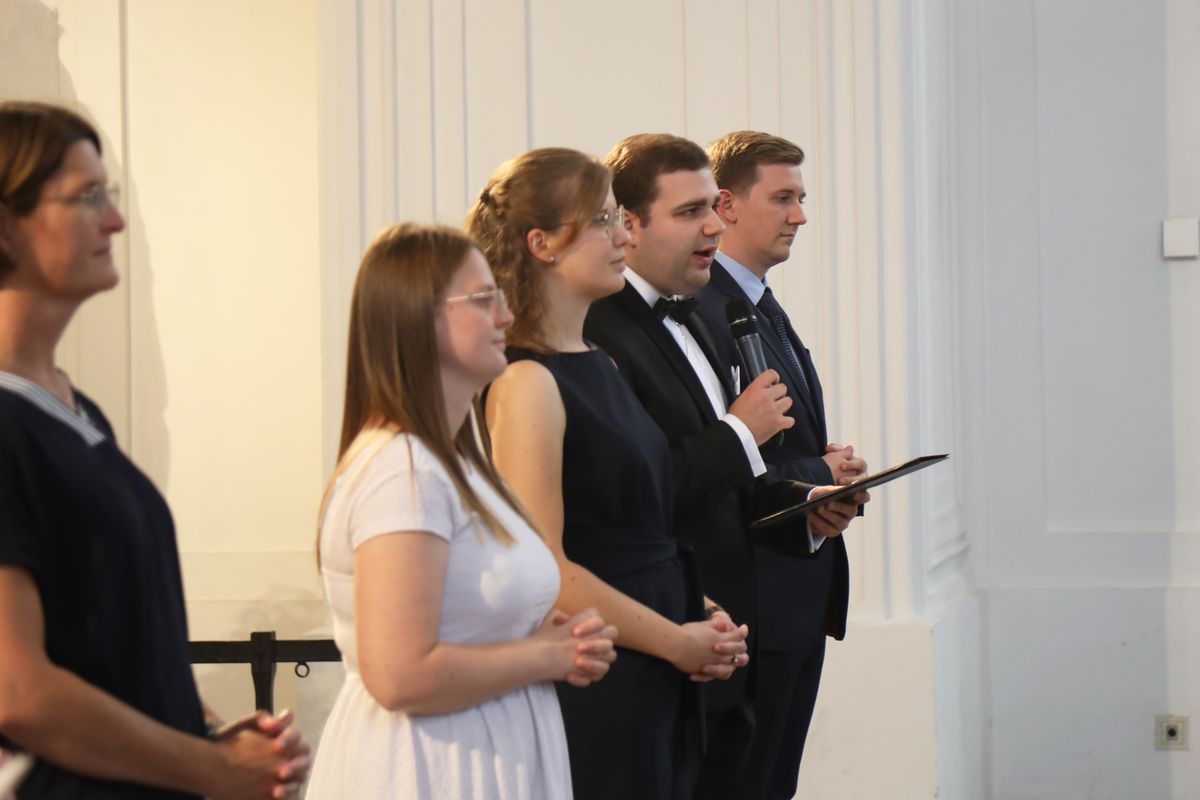 Fünf Frauen und zwei Männer hat Bischof Dr. Franz Jung bei einem Pontifikalgottesdienst am Freitag, 18. Juli 2025, als Pastoral- beziehungsweise Gemeindereferentinnen und -referenten beauftragt.