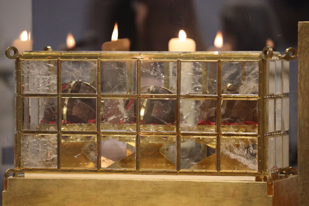 2821/0665 Pasti-Jubiläum_28738 Mit einem Kiliani-Pontifikalgottesdienst im Kiliansdom mit Bischof Dr. Franz Jung ist am Dienstagabend, 6. Juli, das 50. Jubiläum der Berufsgruppe der Pastoralreferentinnen und -referenten im Bistum Würzburg gefeiert worden.