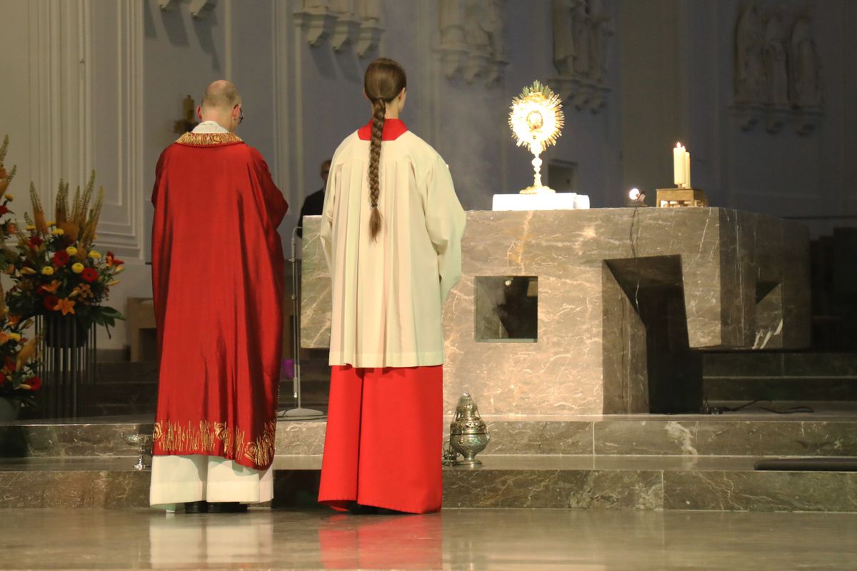 Die "Nacht der Hoffnung" in der Kiliani-Wallfahrtswoche am Samstagabend, 12. Juli, lud zu Stille, Gebet und Besinnung in den Kiliansdom ein. Viele Passanten nutzten das Angebot, das um Mitternacht endete.
