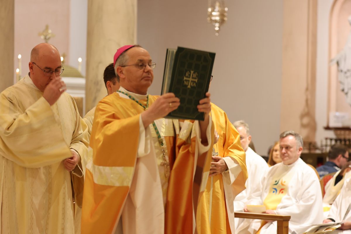 Bischof Martin Hayes, Bischof von Kilmore, feierte am Samstagabend, 5. Oktober, einen Jugendgottesdienst in der Kathedrale von Cavan. 