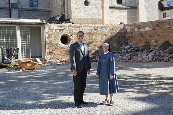 3919/1014 Erlöserschwestern_17549