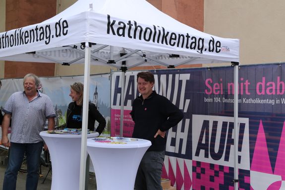 Weihbischof em. Ulrich Boom hat am Dienstag, 8. Juli, einen Kiliani-Gottesdienst für die Region Aschaffenburg und die Pfarrhausfrauen aus dem gesamten Bistum im Würzburger Kiliansdom gefeiert.