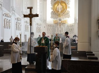 Mit einem Dankgottesdienst im Würzburger Kiliansdom hat Bischof Dr. Franz Jung am Sonntag, 13. Juni, den dritten Jahrestag seiner Bischofsweihe begangen.