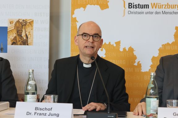 0525/0129 Bischof PK_55928