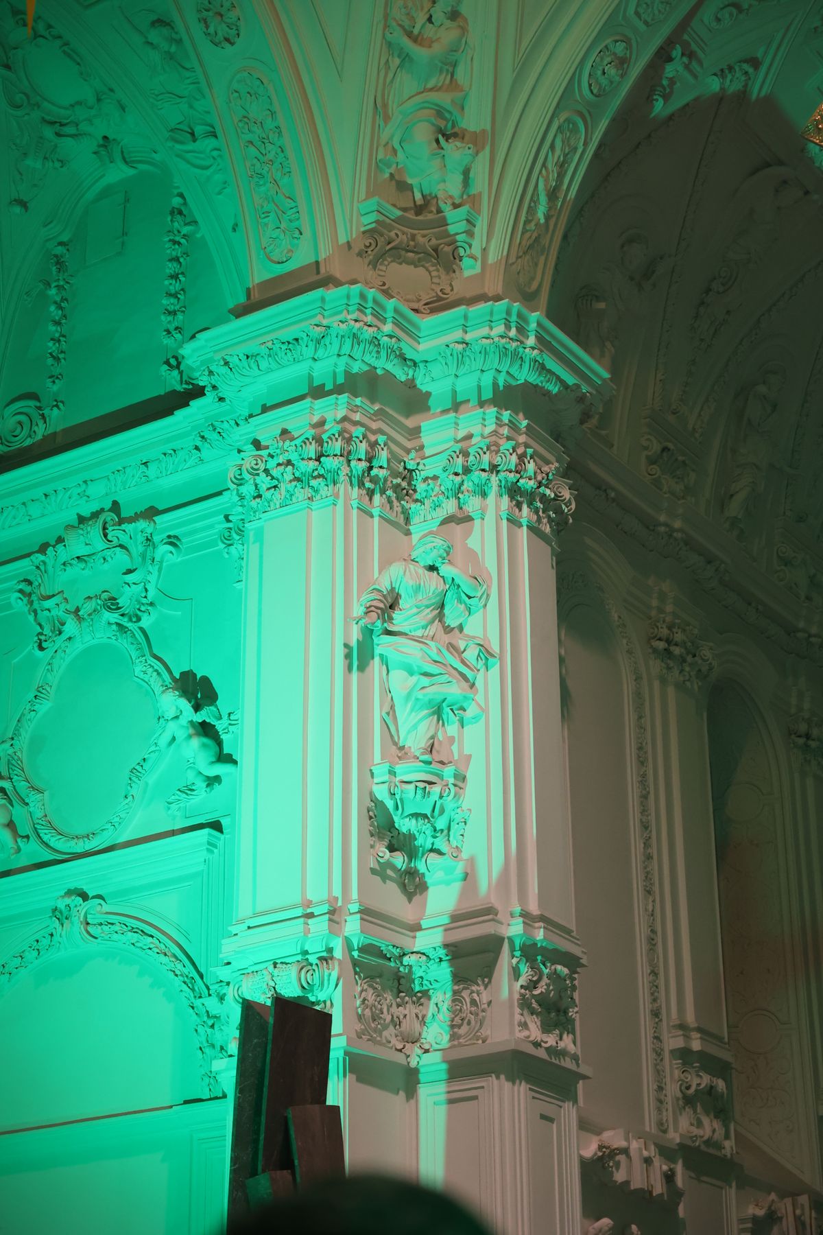 Die "Nacht der Hoffnung" am Samstagabend, 13. Juli, der Kiliani-Wallfahrtswoche lud zu Besinnung, Gebet und Kraftschöpfen in den Kiliansdom ein. Viele Passanten nutzten das Angebot, das um Mitternacht endete.