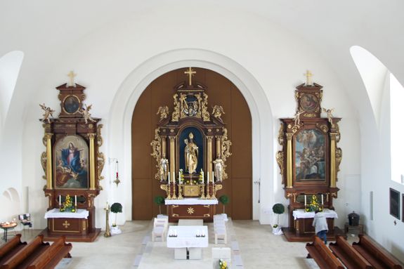 Blick in die renovierte Kirche Sankt Nikolaus in Sand. Blick in die renovierte Kirche Sankt Nikolaus in Sand.