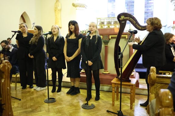 Ein abwechslungsreiches Musikprogramm sowie Schattentheater gab es am Abend des 4. Oktober in Mullagh zu Ehren der Frankenapostel.