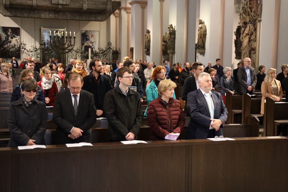 Bei einem Pontifikalgottesdienst mit Bischof Dr. Franz Jung am Samstag, 10. Oktober, ist Bertram Ziegler im Würzburger Kiliansdom zum Priester geweiht worden.