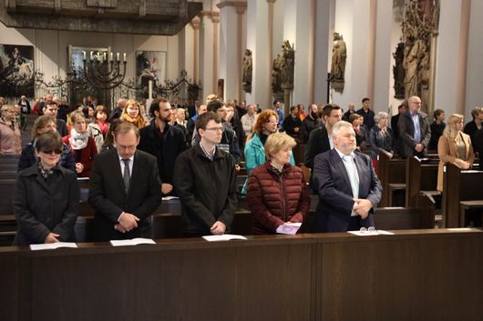 Bei einem Pontifikalgottesdienst mit Bischof Dr. Franz Jung am Samstag, 10. Oktober, ist Bertram Ziegler im Würzburger Kiliansdom zum Priester geweiht worden.