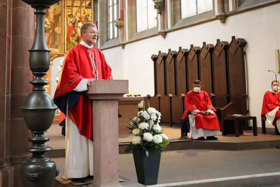 Generalvikar Dr. Jürgen Vorndran feierte zur Kiliani-Wallfahrt der Marktkaufleute und Schausteller einen Gottesdienst in der Marienkapelle.