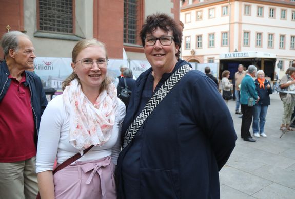 Schriftführerin Melanie Kemmerer (links) und Vorsitzende Claudia Mack von der Katholischen Landvolkbewegung Euerfeld.