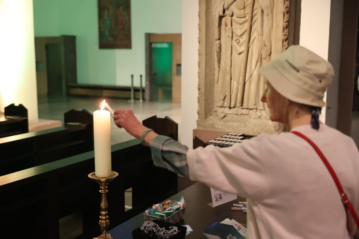 Die "Nacht der Hoffnung" am Samstagabend, 13. Juli, der Kiliani-Wallfahrtswoche lud zu Besinnung, Gebet und Kraftschöpfen in den Kiliansdom ein. Viele Passanten nutzten das Angebot, das um Mitternacht endete.