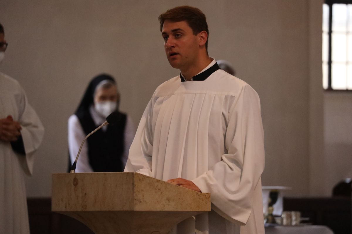 Bei einem feierlichen Gottesdienst in der Seminarkirche Sankt Michael in Würzburg mit Bischof Dr. Franz Jung am Montagabend, 26. Juli, sind Regens Stefan Michelberger und Subregens Stefan Fleischmann verabschiedet und Regens Peter Göttke offiziell begrüßt worden. 