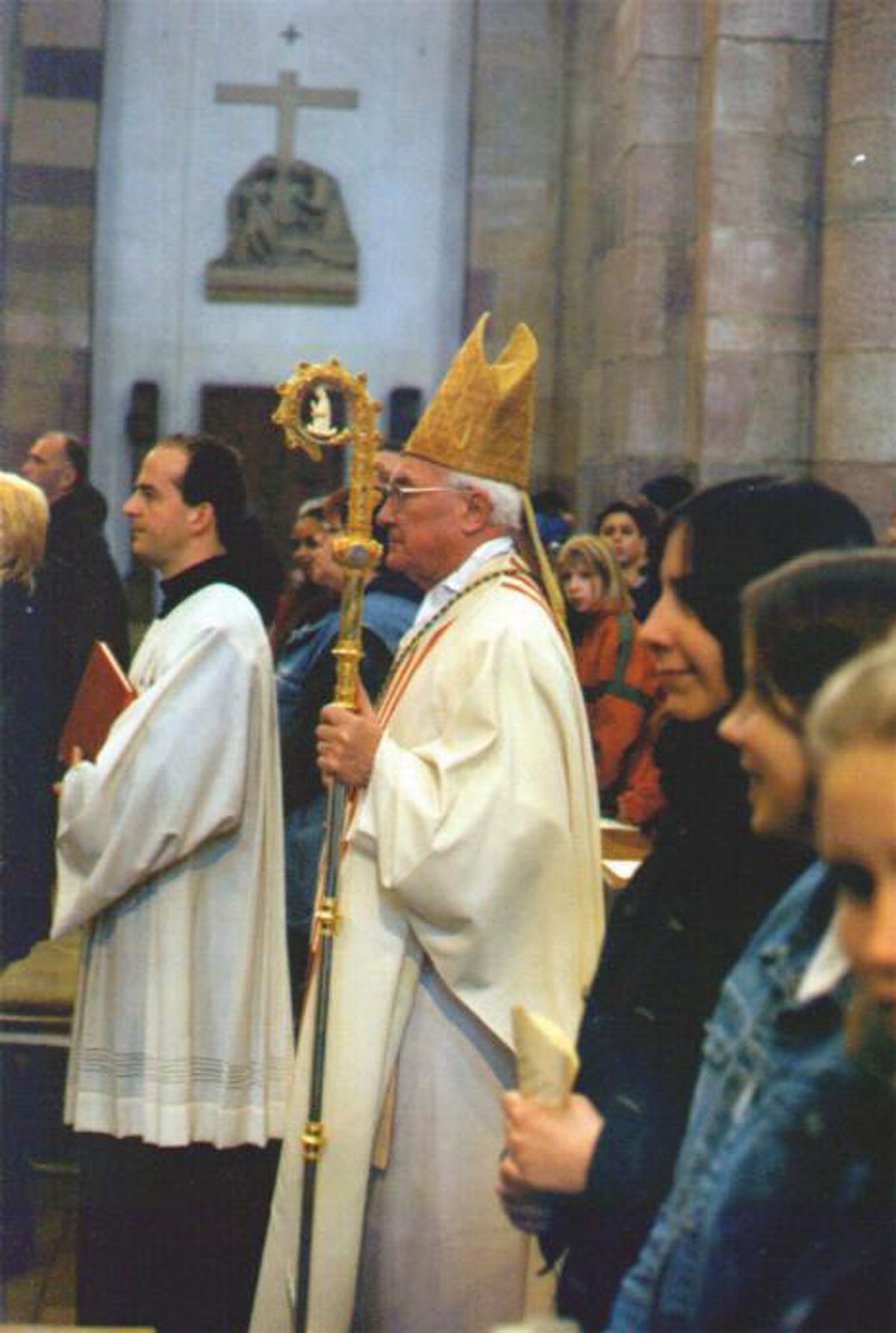 Dr. Franz Jung (links) als Bischofssekretär in Speyer bei einem Pontifikalamt im Jahr 2002 mit Bischof Dr. Anton Schlembach. Dr. Franz Jung (links) als Bischofssekretär in Speyer bei einem Pontifikalamt im Jahr 2002 mit Bischof Dr. Anton Schlembach.