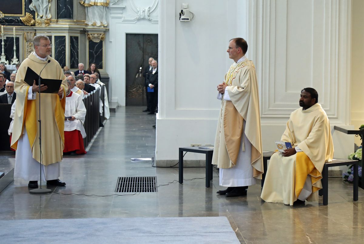 Bei einem Pontifkalgottesdienst im Würzburger Kiliansdom ist an Christi Himmelfahrt, 9. Mai 2024, Weihbischof Paul Reder zum Bischof geweiht worden.