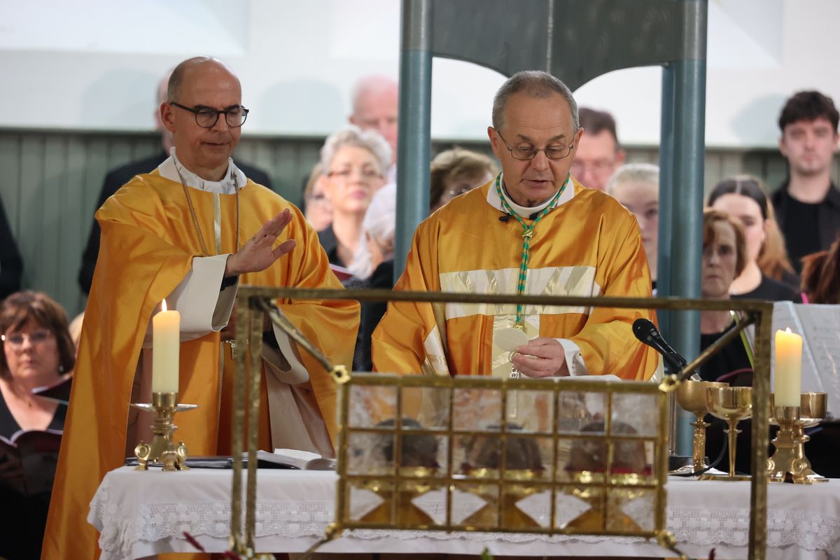 Mit einer Prozession durch den Ort, einem Gottesdienst in der Kilianskirche und einem gemeinsamen Mittagessen von Deutschen und Iren in der Saint Kilian