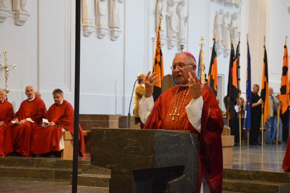 Kiliani-Tag der Handwerker und Arbeitnehmer am 10. Juli 2014 mit Weihbischof Ulrich Boom im Kiliansdom in Würzburg. Kiliani-Tag der Handwerker und Arbeitnehmer am 10. Juli 2014 mit Weihbischof Ulrich Boom im Kiliansdom in Würzburg.