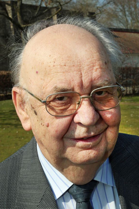 Pfarrer i. R. Armin Ammersbach.