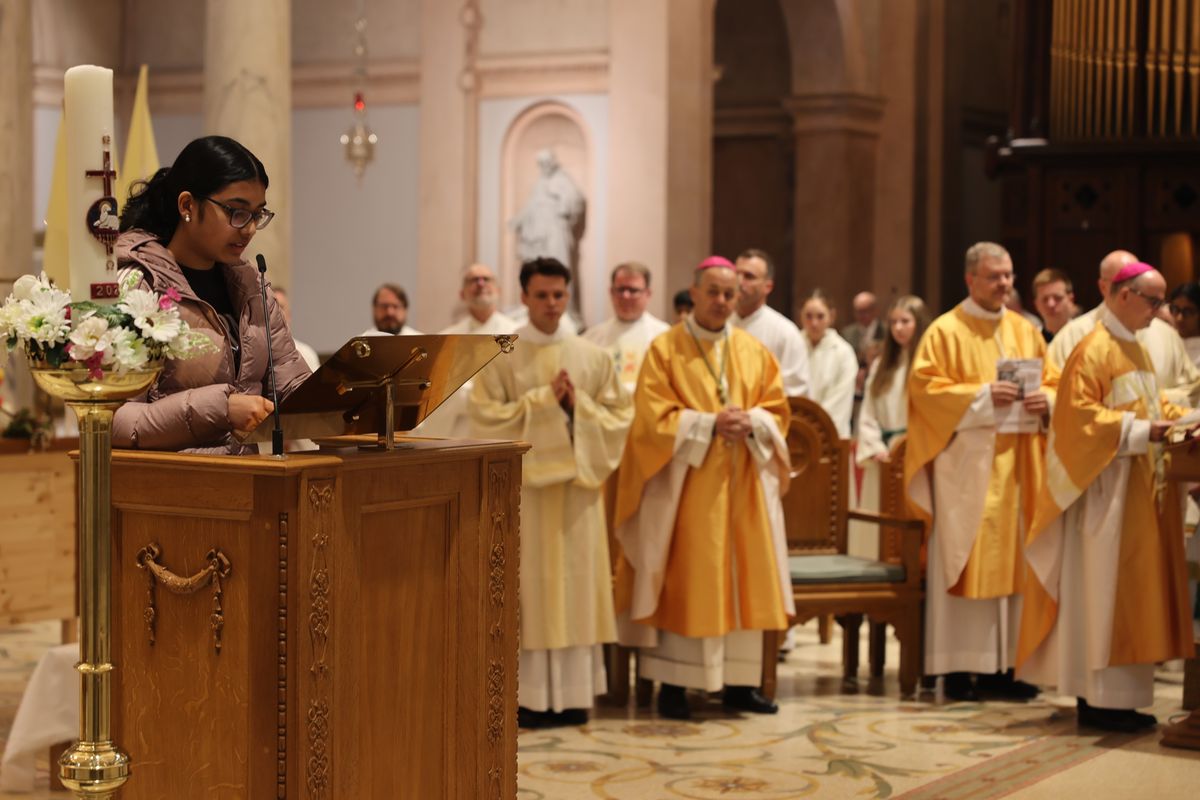 Bischof Dr. Franz Jung feierte am Sonntag, 6. Oktober, einen Gottesdienst zum Abschluss der Irlandwallfahrt mit den Reliquien der Frankenapostel in der Kathedrale von Cavan. Im Anschluss wurde der Schrein mit den Häuptern der Märtyrer für den Rücktransport nach Würzburg sicher verpackt.