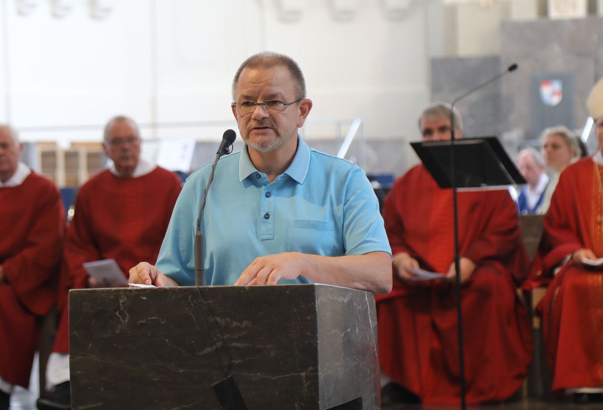 Weihbischof Paul Reder feierte am Samstag, 13. Juli, einen Kiliani-Gottesdienst für Menschen im Alter, in Krankheit und mit Behinderung im Kiliansdom. 