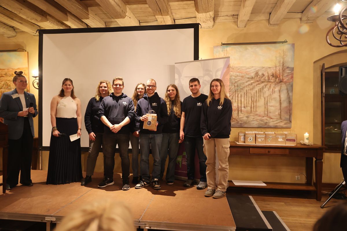 Das D-Team - Jugenarbeit im Pastoralen Raum Kahlgrund. Das D-Team - Jugenarbeit im Pastoralen Raum Kahlgrund.