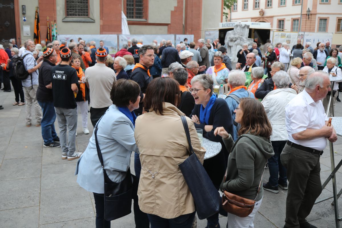 Weihbischof Paul Reder feierte am Dienstagabend, 8. Juli, einen Kiliani-Pontifikalgottesdienst mit den Katholischen Erwachsenenverbänden im Kiliansdom. 