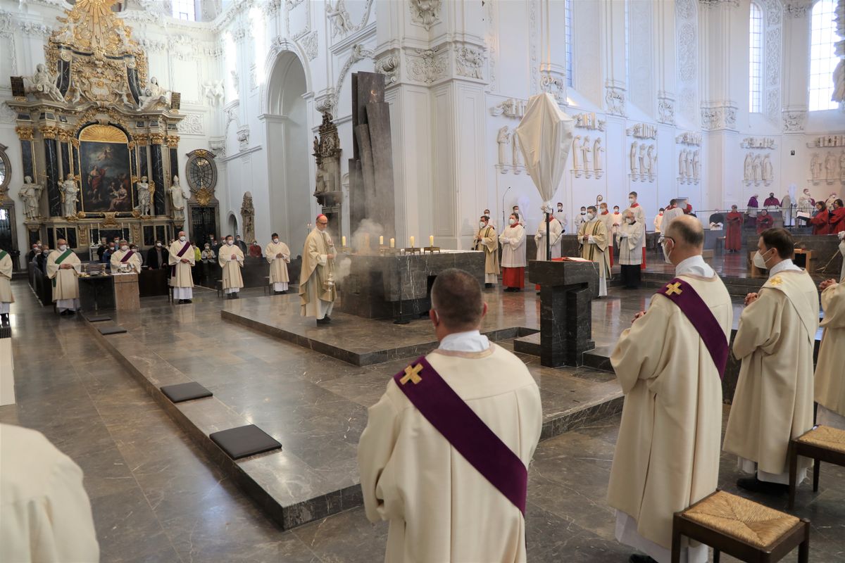 1321/0323 Missa chrismatis_26146