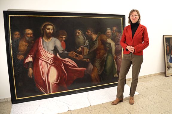 Sie wolle die Objekte, die sie restauriert, "in ihrer eigenen Schönheit zur Geltung bringen", erklärt Restauratorin Gudrun Hanika.