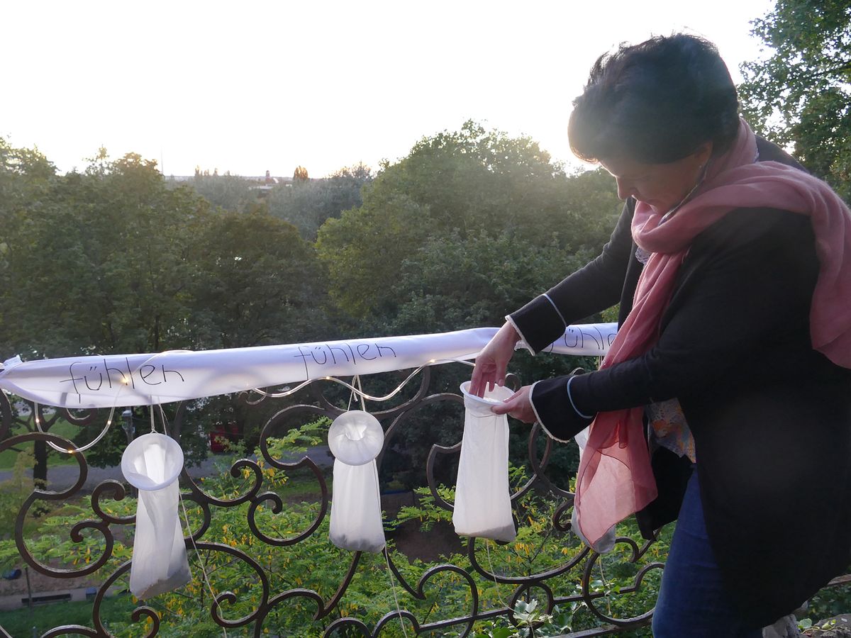 Viel zu entdecken gab es im Sinnesgarten, den die Aschaffenburger Gruppe des Frauenbundes im Marienstift aufgebaut hatte. Viel zu entdecken gab es im Sinnesgarten, den die Aschaffenburger Gruppe des Frauenbundes im Marienstift aufgebaut hatte.