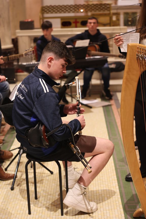 Bischof Martin Hayes feierte am Samstagabend, 5. Oktober, mit den Gästen aus Deutschland einen Jugendgottesdienst in der Kathedrale von Cavan.