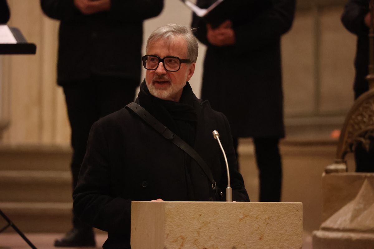Der "Aschermittwoch der Künstler" wurde in diesem Jahr in der Würzburger Pfarrkirche Sankt Burkard begangen. Dr. Jürgen Emmert, Leiter der Abteilung Kunst, lud im Anschluss zur Begegnung im Pfarrheim von Sankt Burkard ein. Der "Aschermittwoch der Künstler" wurde in diesem Jahr in der Würzburger Pfarrkirche Sankt Burkard begangen. Dr. Jürgen Emmert, Leiter der Abteilung Kunst, lud im Anschluss zur Begegnung im Pfarrheim von Sankt Burkard ein.