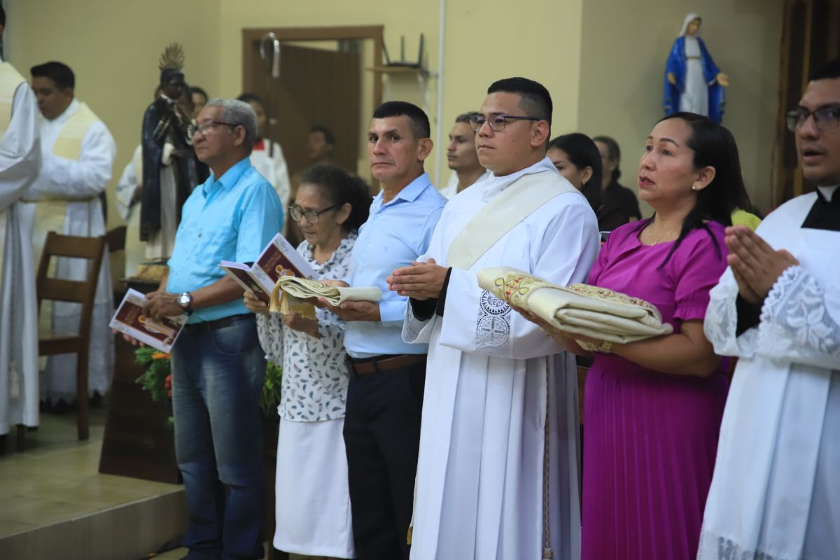 3225/0842 Weihbischof Paul Reder in Brasilien - Priesterweihen_61057