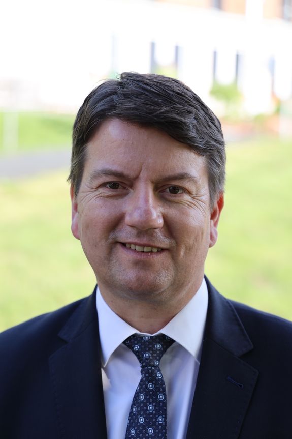 2721/0660 Kiliani Kreuzberg Bischof_28658 Landtagsabgeordneter Sandro Kirchner