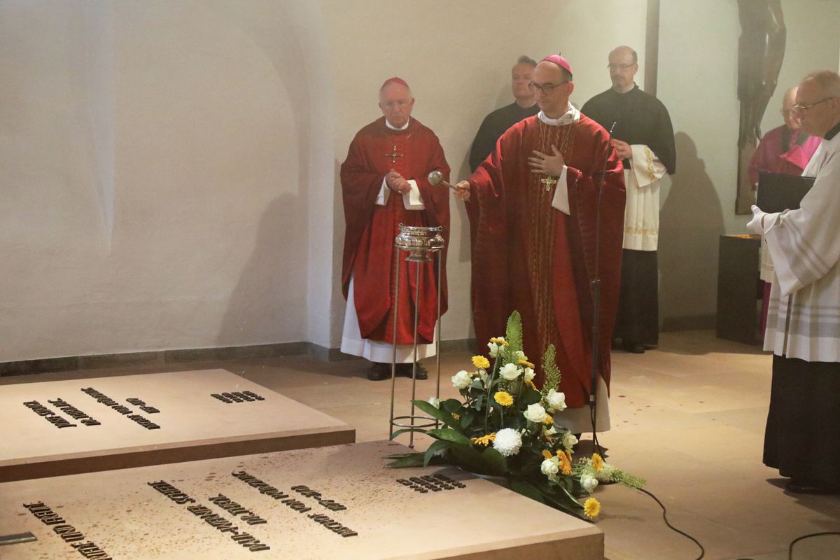 2720/0671 Gedenkgottesdienst Bischof em. Scheele_21938