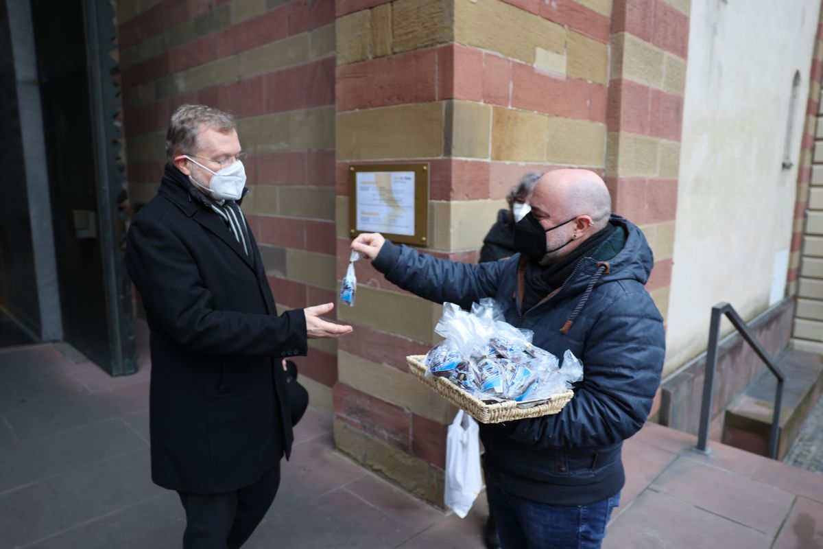 Einen adventlichen Gottesdienst für die Mitarbeitenden von Caritas und Bischöflichem Ordinariat Würzburg hat Bischof Dr. Franz Jung am Donnerstag, 16. Dezember, im Kiliansdom gefeiert.