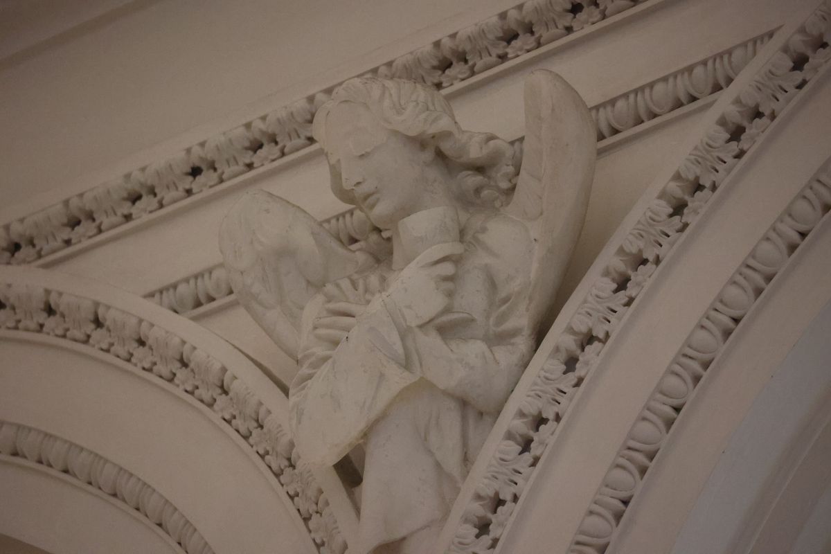 Bischof Dr. Franz Jung feierte am Festtag des heiligen Franziskus in der Kathedrale des heiligen Mél in Longford einen Gottesdienst. Im Anschluss lud die Pfarrei zum Kaffee in das Untergeschoss ein.