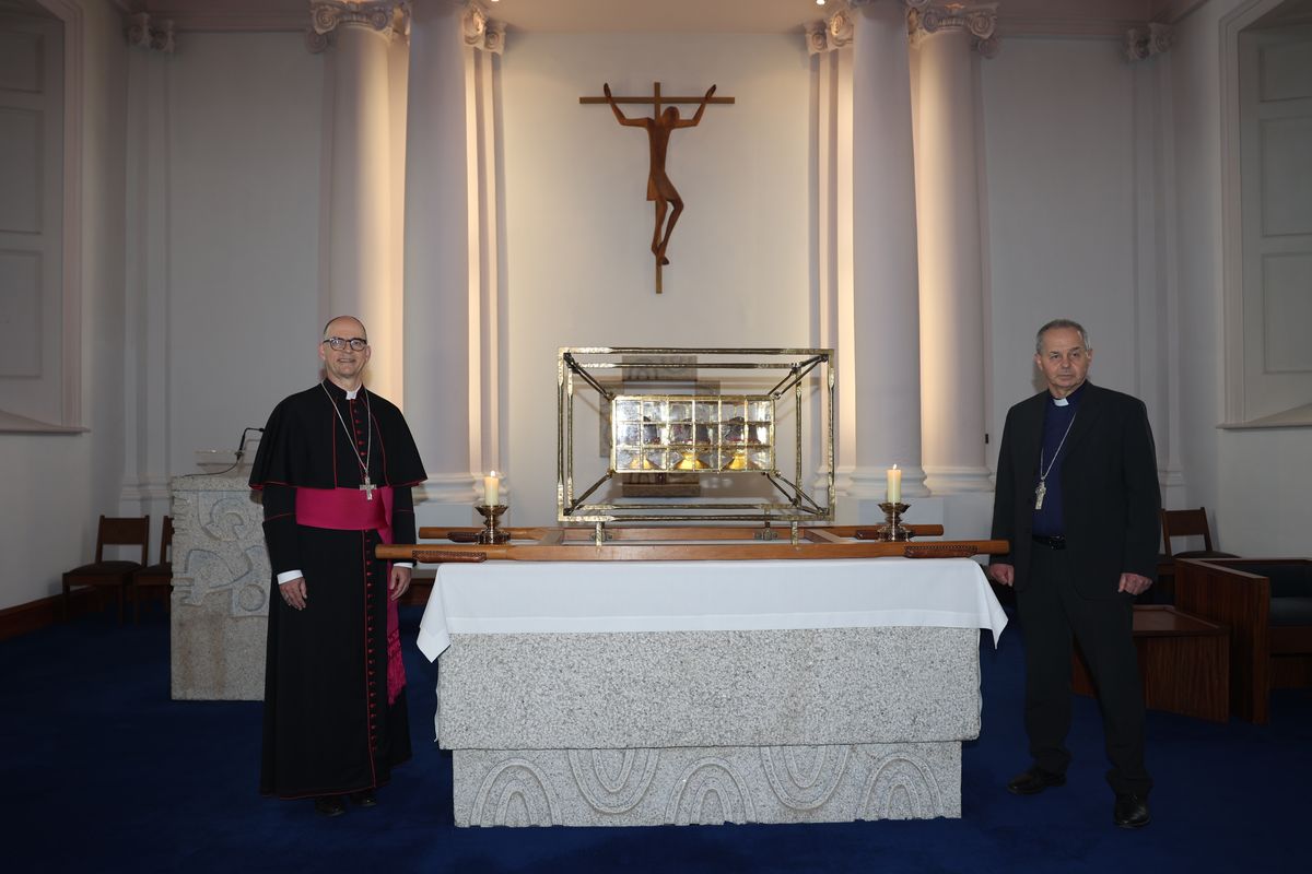 In einer Hauskapelle wurde der Schrein der Frankenapostel bis zur Prozession aufbewahrt.