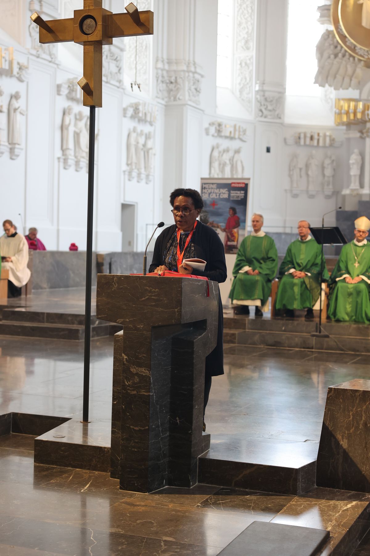 Mit einem Pontifikalgottesdienst im Kiliansdom und einem Festakt in Burkardushaus ist am Sonntag, 27. Oktober, in Würzburg der bundesweite Abschluss des Monats der Weltmission begangen worden. Beispielland war in diesem Jahr Papua-Neuguinea.