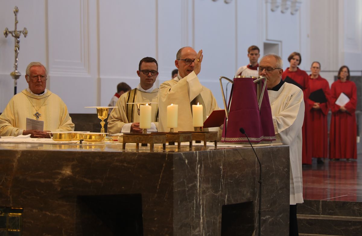 3720/0925 Missa Chrismatis_22994