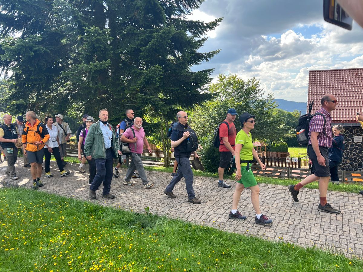 Ankunft der Würzburger Wallfahrer auf dem Kreuzberg