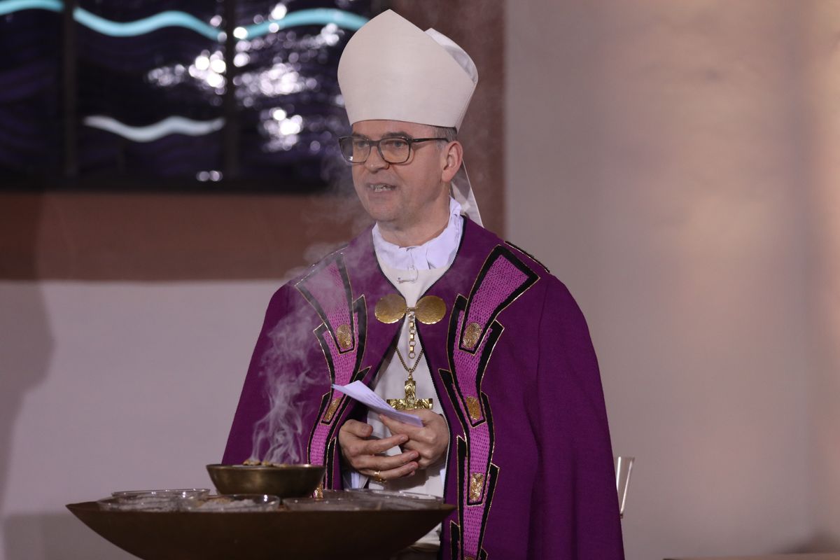 Bischof Dr. Franz Jung rief dazu auf, dem Leben einen neue Wendung zu geben. "Packe es an, jetzt und hier und heute!"