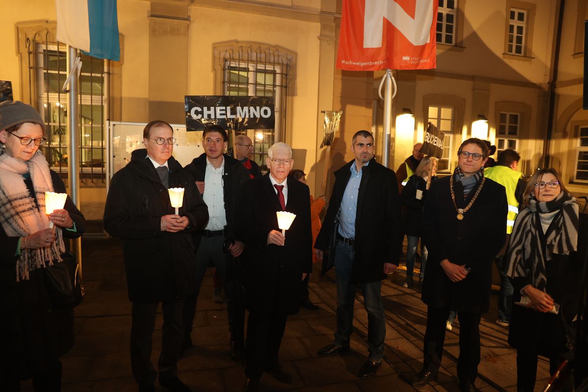 An die erste Deportation von jüdischen Menschen aus Würzburg durch die Nationalsozialisten am 27. November 1941 erinnerte ein von der Gemeinschaft Sant