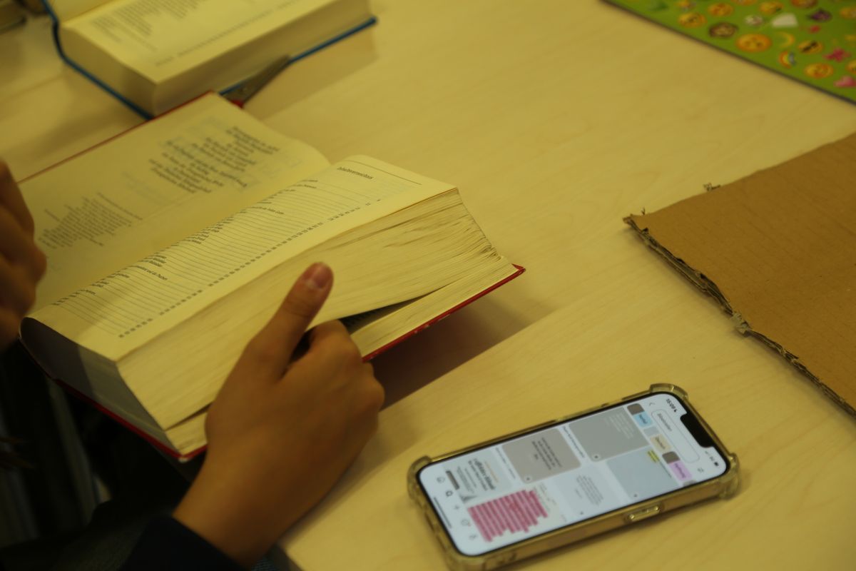 Am Tag der Jugend hat Weihbischof Paul Reder im Anschluss an ein buntes Workshop-Programm einen Kiliani-Gottesdienst mit den Jugendlichen im Kilianeum in Würzburg gefeiert.